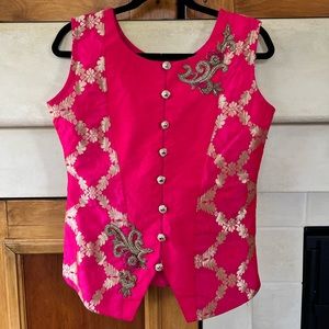 Beautiful traditional, two piece Indian set.